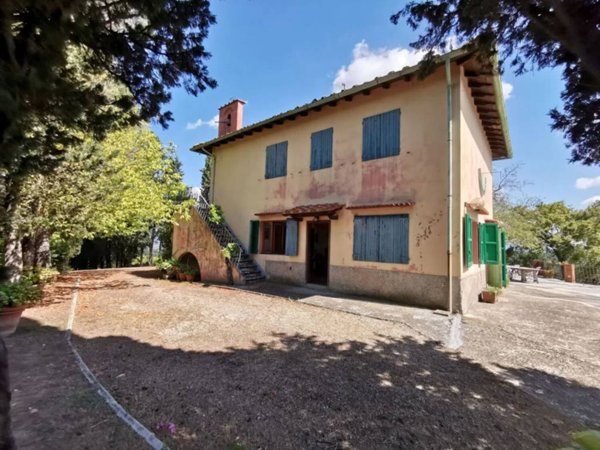 casa indipendente in vendita a Montevarchi