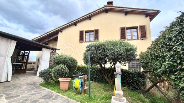 casa indipendente in vendita a Montevarchi