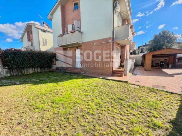 appartamento in vendita a Montevarchi in zona Levanella