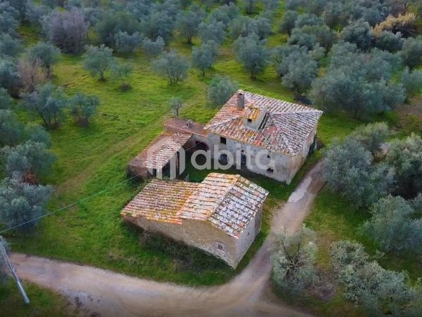 casa indipendente in vendita a Montevarchi