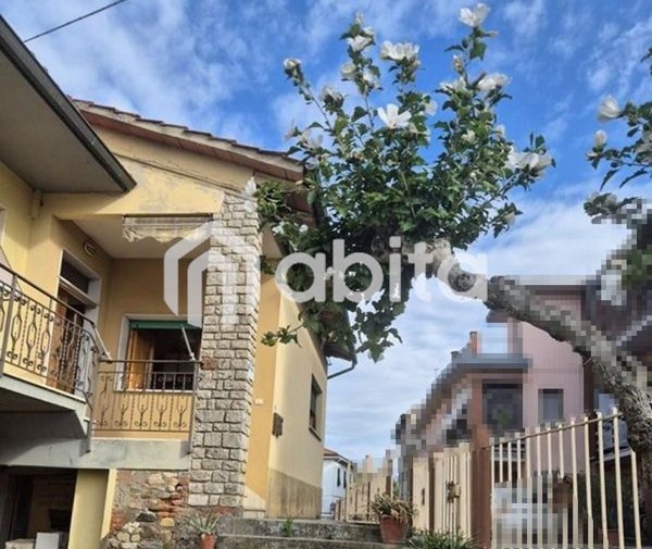 casa indipendente in vendita a Montevarchi in zona Levane