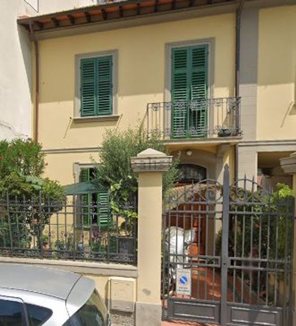 casa indipendente in vendita a Montevarchi