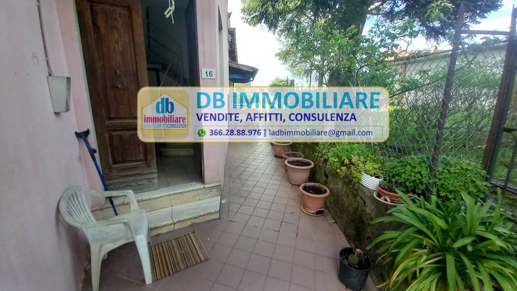 appartamento in vendita a Montevarchi in zona Levane