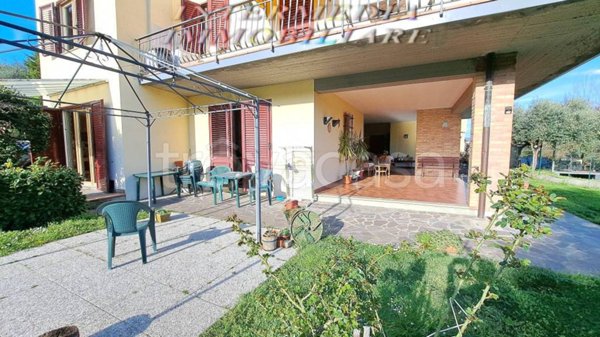 casa indipendente in vendita a Montevarchi