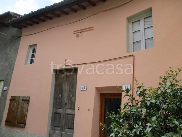 appartamento in vendita a Montevarchi in zona Levane