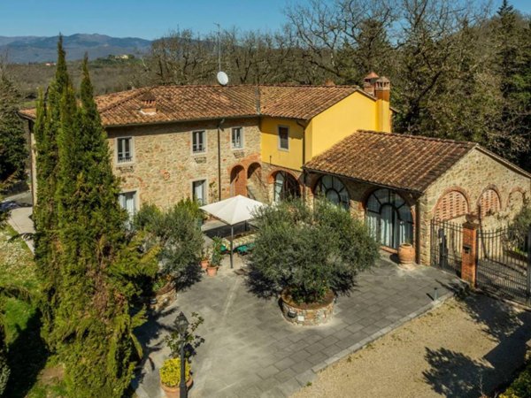 casa indipendente in vendita a Montevarchi