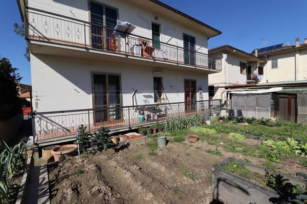 appartamento in vendita a Montevarchi in zona Levane