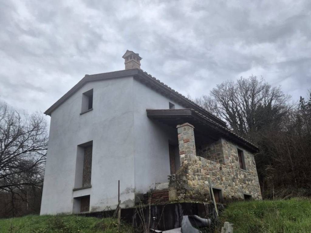 casa indipendente in vendita a Montevarchi