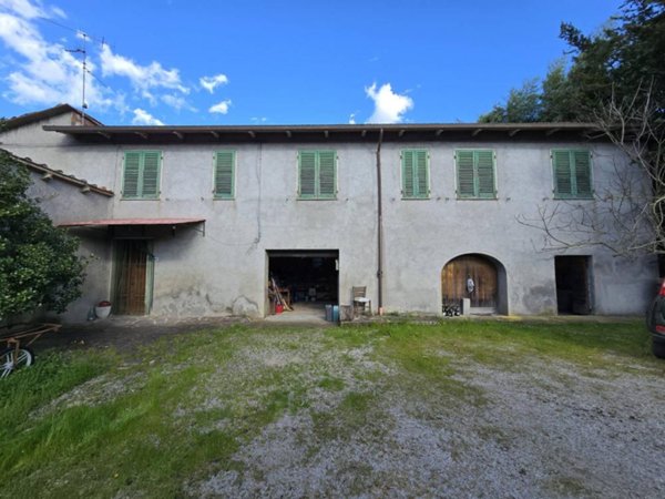 casa indipendente in vendita a Montevarchi