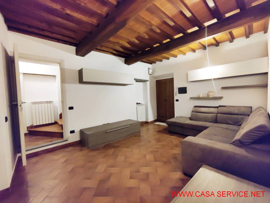casa indipendente in vendita a Montevarchi