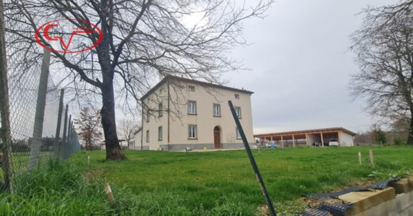 casa indipendente in vendita a Montevarchi