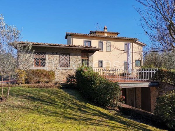casa indipendente in vendita a Montevarchi