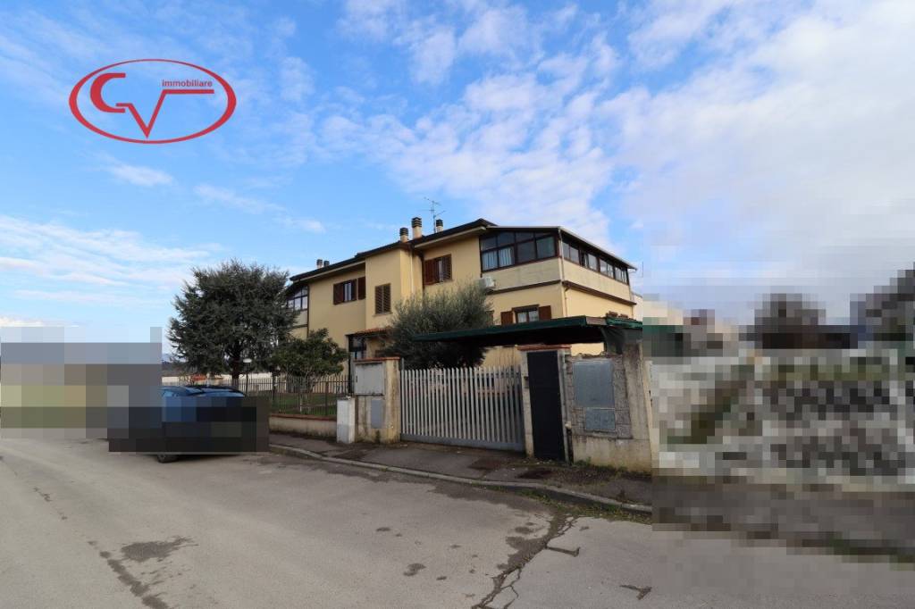 casa indipendente in vendita a Montevarchi in zona Levanella