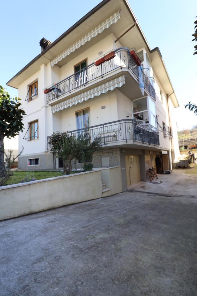 appartamento in vendita a Montevarchi in zona Levane