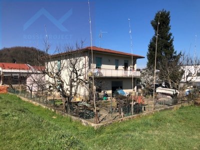 casa indipendente in vendita a Montevarchi
