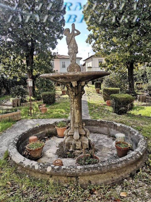 casa indipendente in vendita a Montevarchi