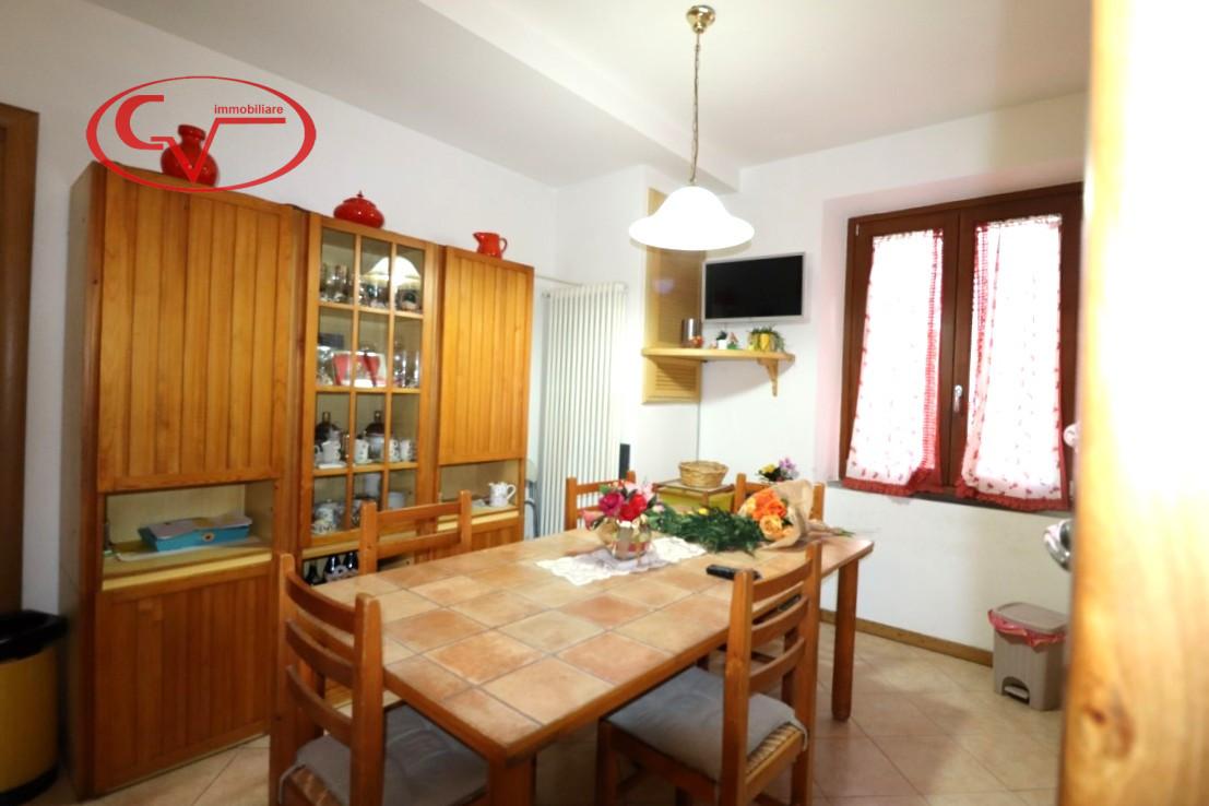 appartamento in vendita a Montevarchi in zona Levane