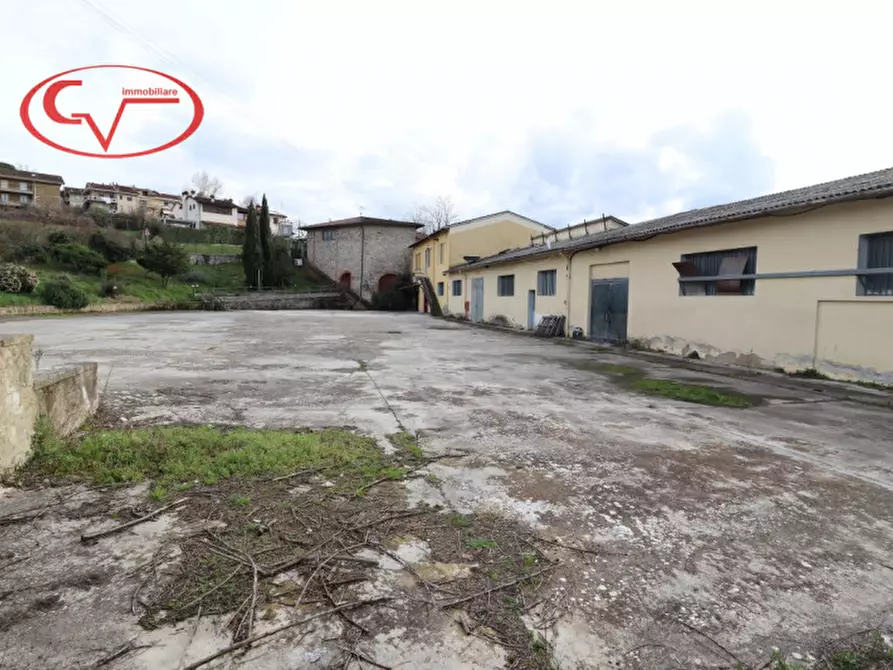 negozio in vendita a Montevarchi in zona Levane