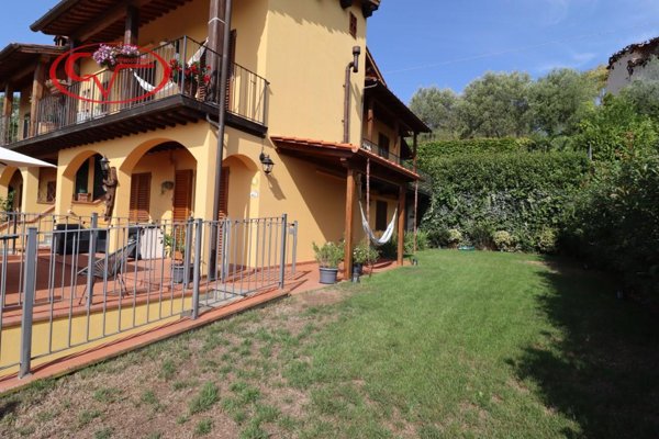 casa indipendente in vendita a Montevarchi