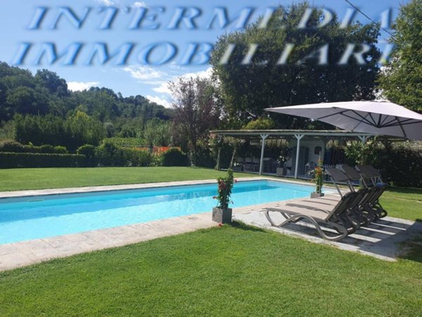 casa indipendente in vendita a Montevarchi