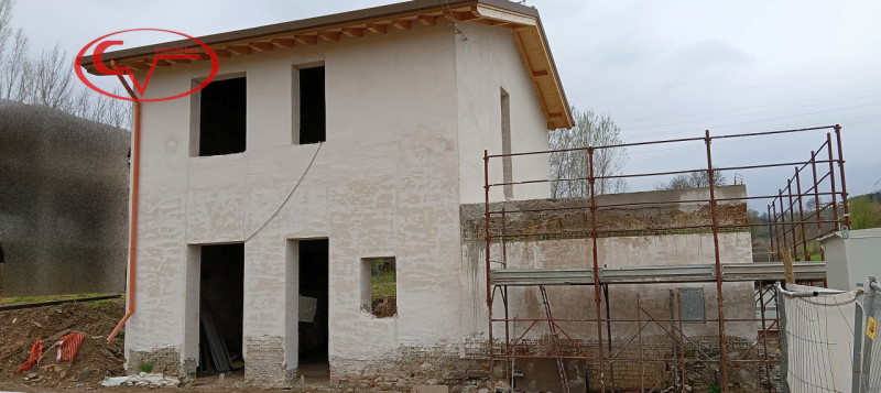 casa indipendente in vendita a Montevarchi