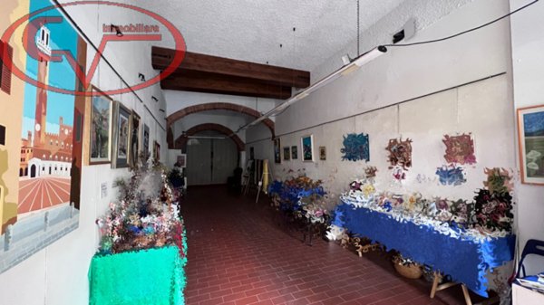 negozio in vendita a Montevarchi