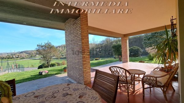 casa indipendente in vendita a Montevarchi