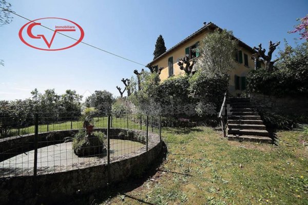 casa indipendente in vendita a Montevarchi