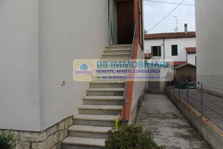 casa indipendente in vendita a Montevarchi