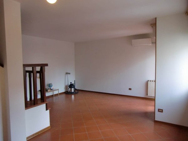 casa indipendente in vendita a Montevarchi
