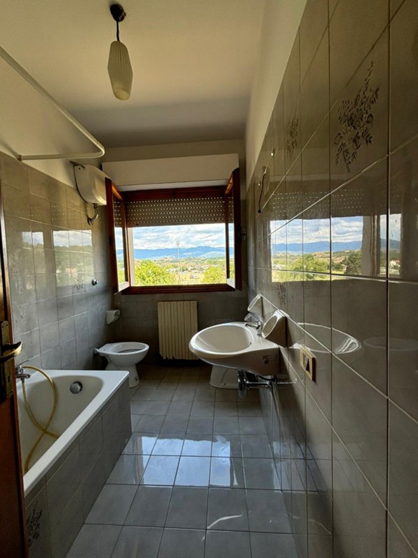 appartamento in vendita a Montevarchi in zona Levane