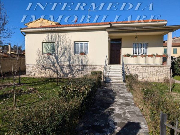 casa indipendente in vendita a Montevarchi