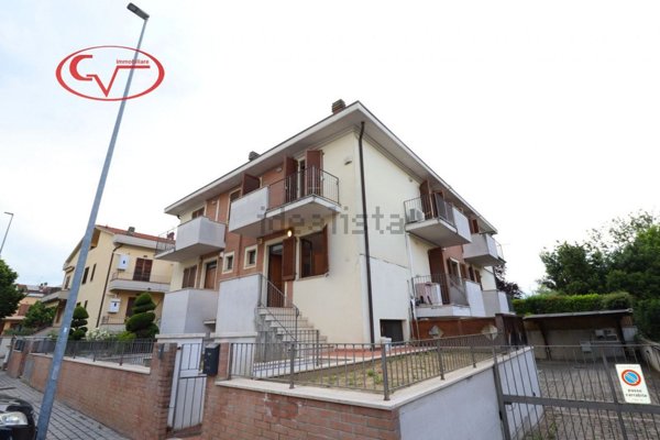 casa indipendente in vendita a Montevarchi