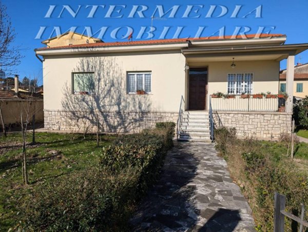 casa indipendente in vendita a Montevarchi