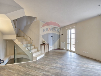 casa indipendente in vendita a Montevarchi