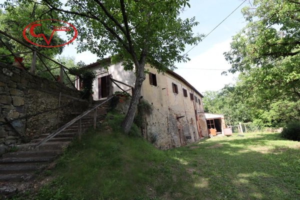casa indipendente in vendita a Montevarchi