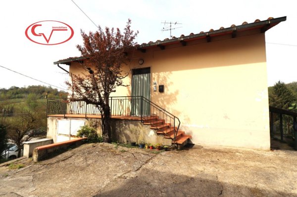 casa indipendente in vendita a Montevarchi