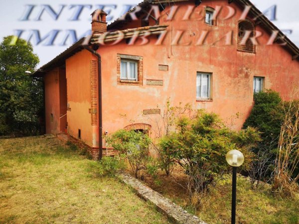 casale in vendita a Montevarchi