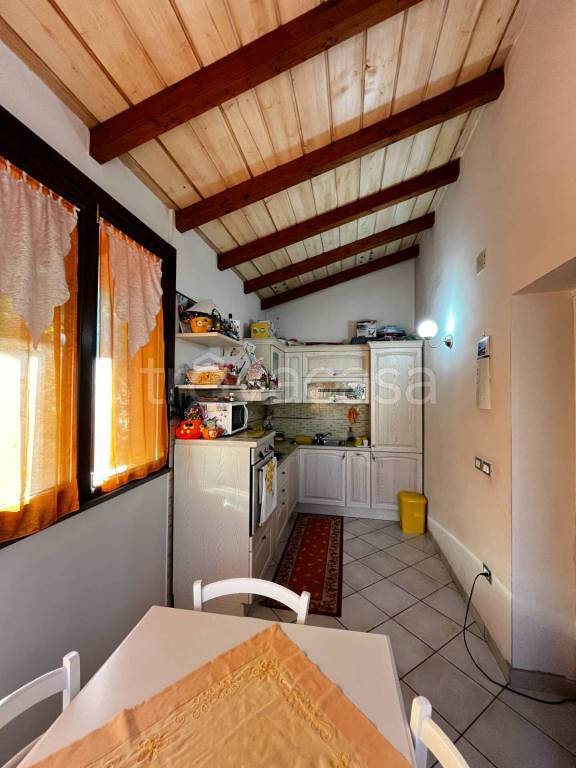 casa indipendente in vendita a Montevarchi in zona Levane