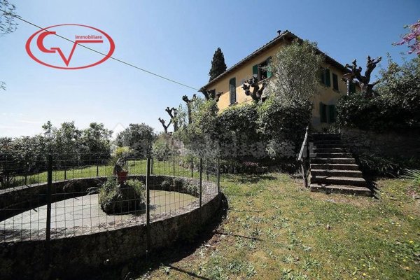 casa indipendente in vendita a Montevarchi