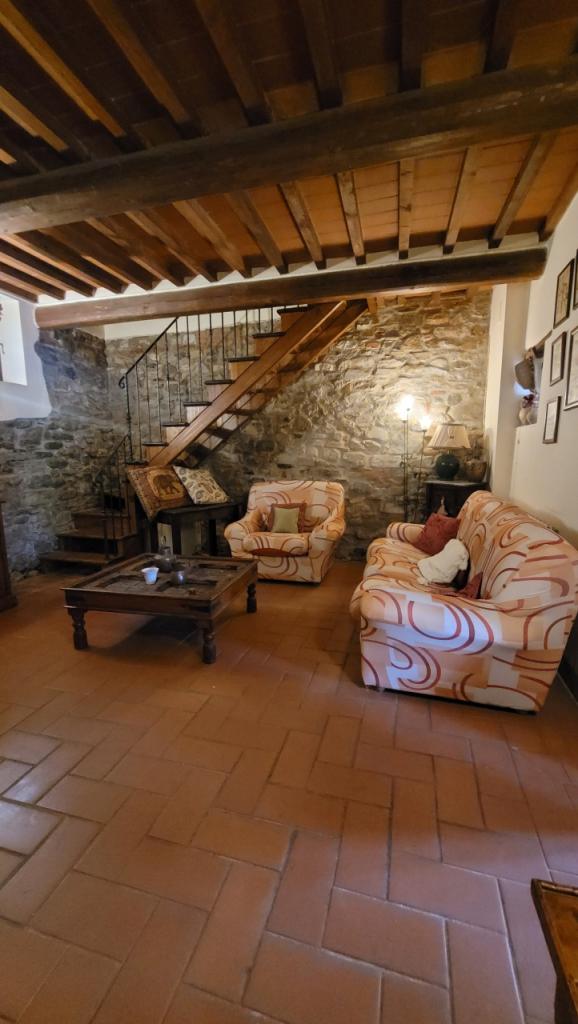 casa indipendente in vendita a Montevarchi