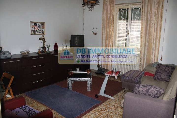 casa indipendente in vendita a Montevarchi