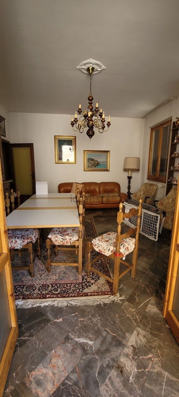 casa indipendente in vendita a Montevarchi
