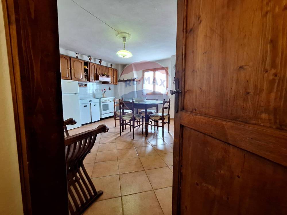 casa indipendente in vendita a Montevarchi