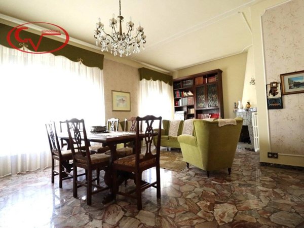 casa indipendente in vendita a Montevarchi