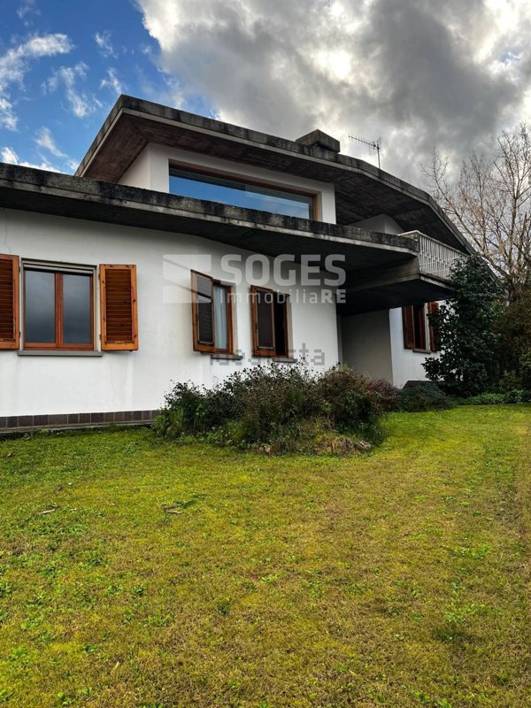 casa indipendente in vendita a Montevarchi