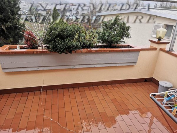 casa indipendente in vendita a Montevarchi