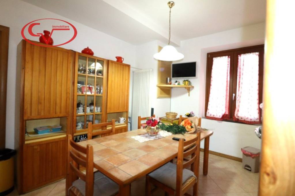 appartamento in vendita a Montevarchi in zona Levane