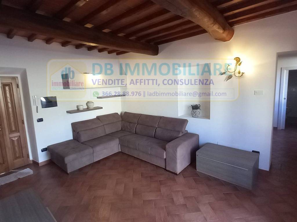 casa indipendente in vendita a Montevarchi