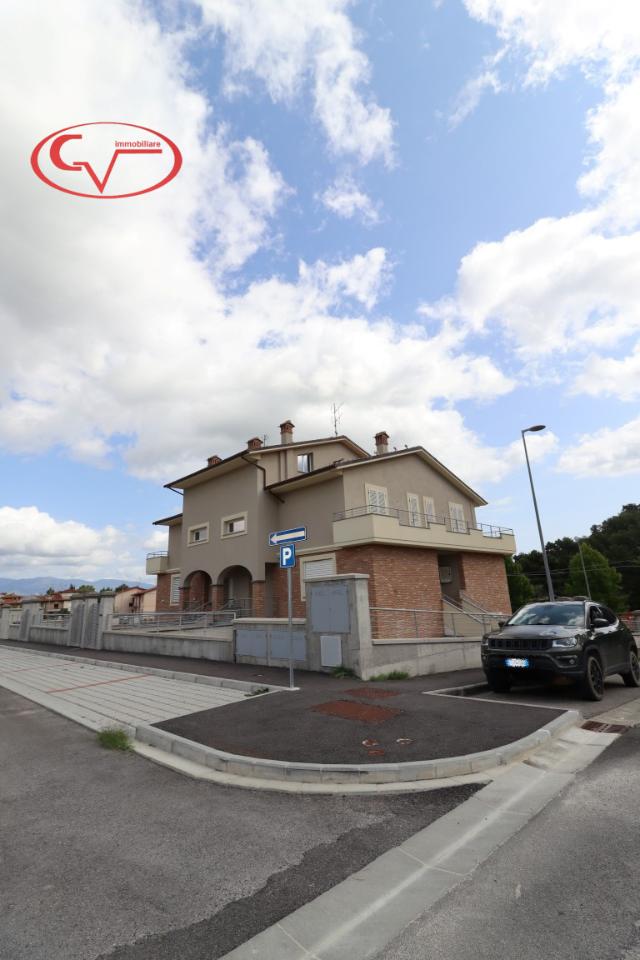 casa indipendente in vendita a Montevarchi